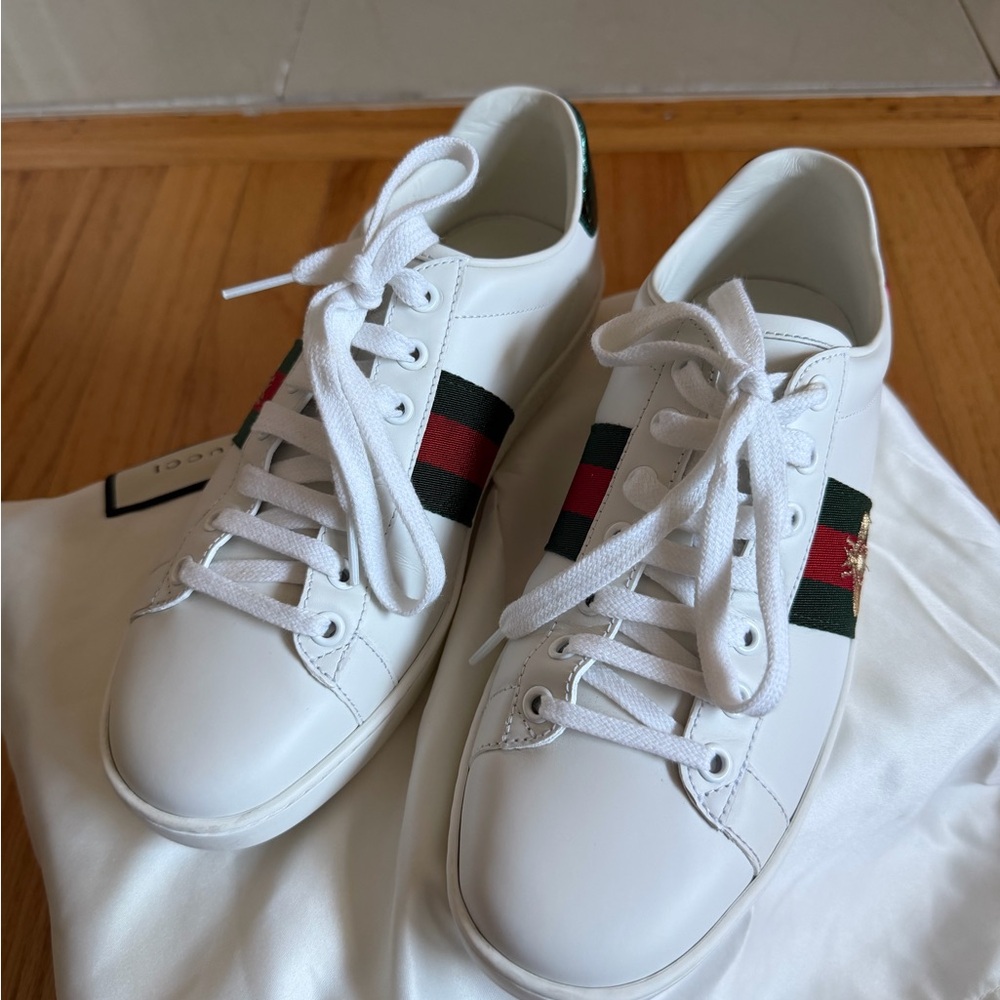 Gucci New Ace Bee Embroidered Sneakers - Picture 10 of 15